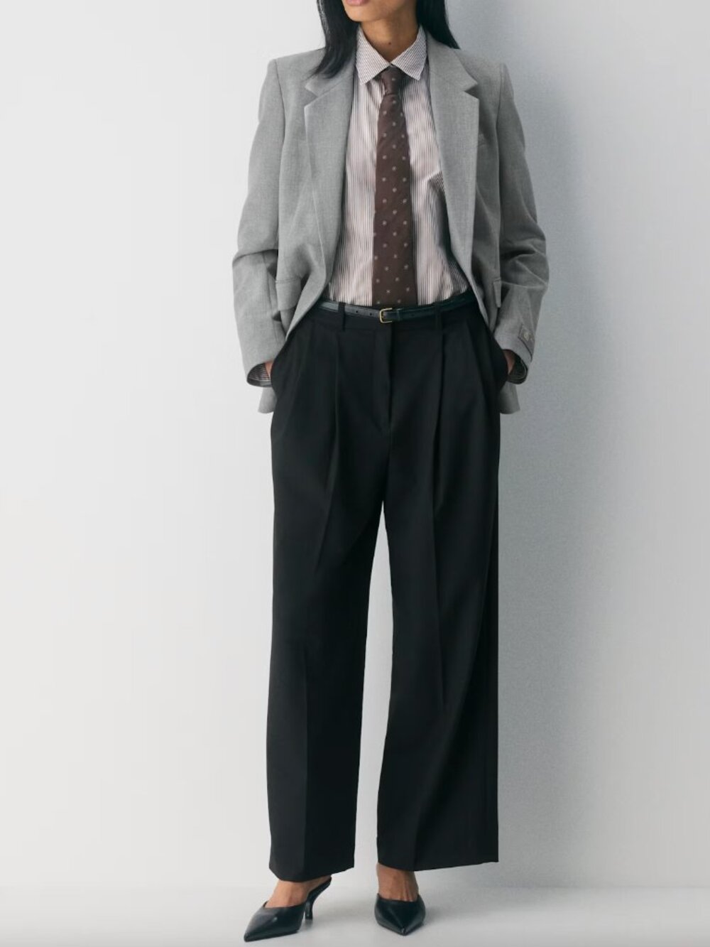 ARITZIA LAVISH PANTS IN BLACK SIZE 4 - Picture 6 of 11